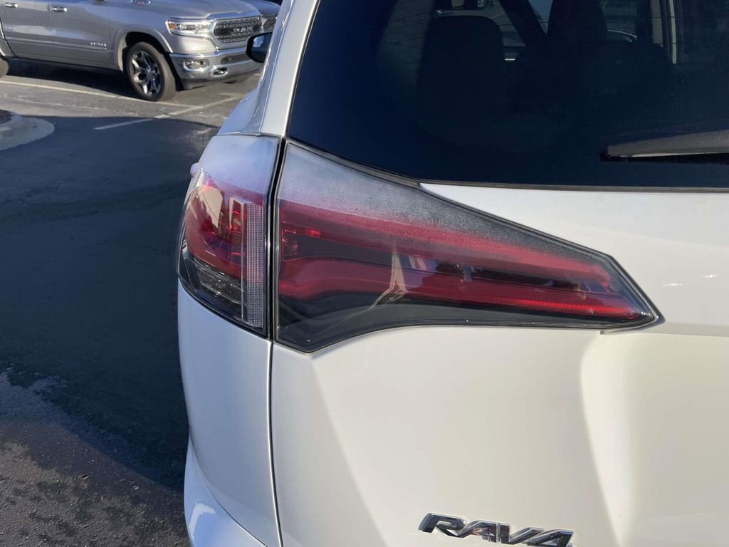 Used 2016 Toyota RAV4 XLE image 17