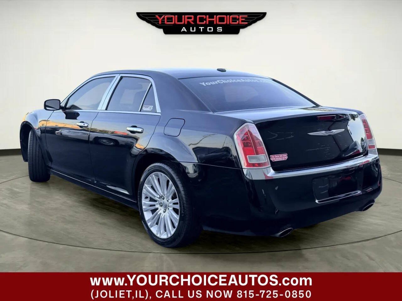 Used 2011 Chrysler 300 Limited RWD image 3