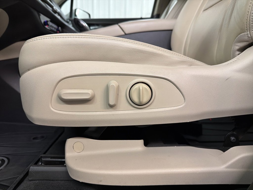 Used 2021 Buick Enclave Essence w/ Sound and Sites Package image 11