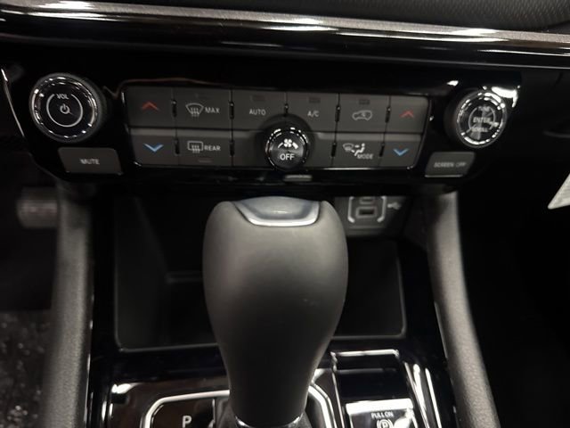 New 2026 Jeep Compass Latitude image 11