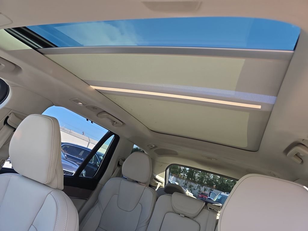New 2026 Volvo XC90 B6 Ultra w/ Protection Package image 42