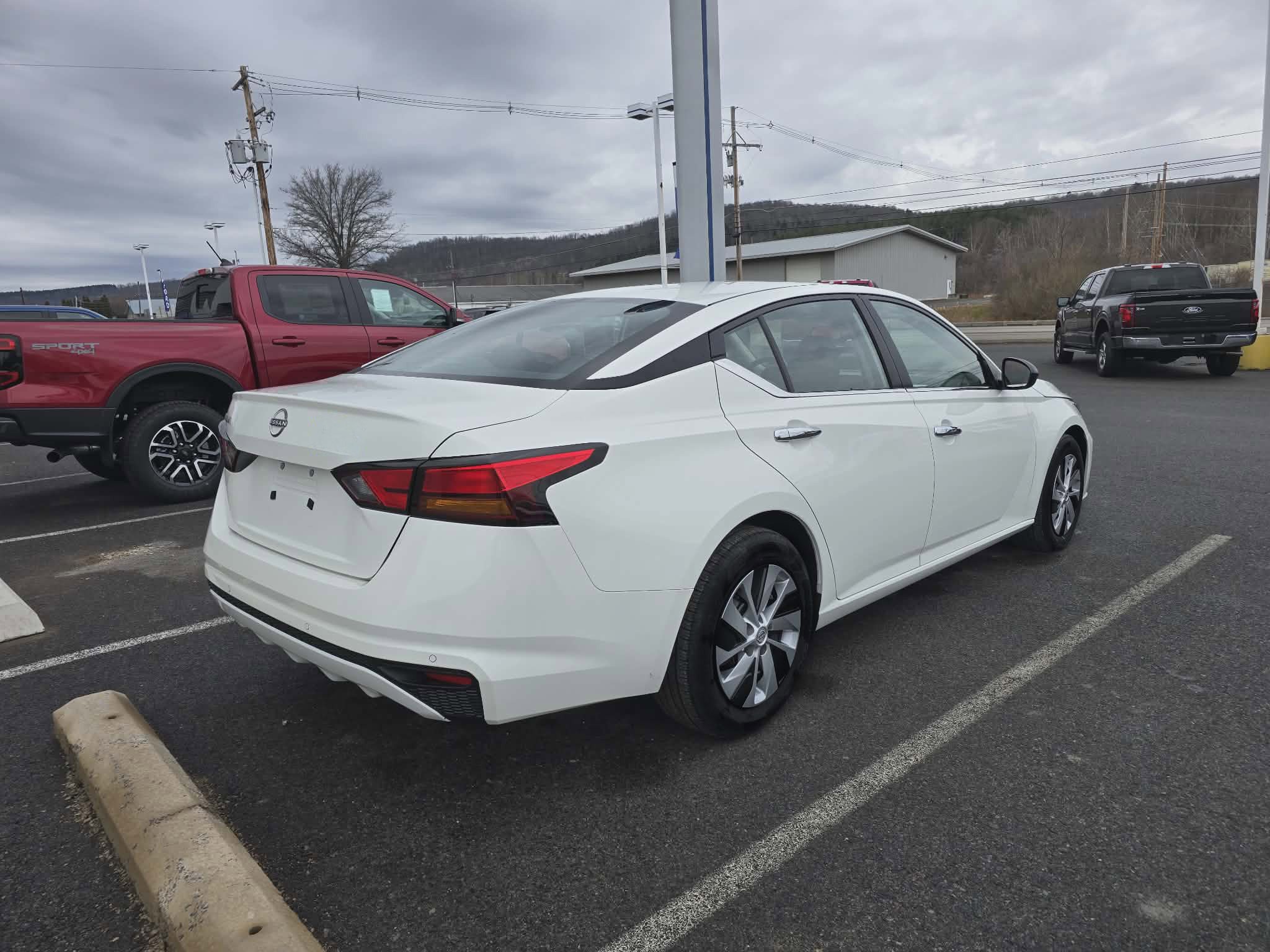Used 2024 Nissan Altima 2.5 S video 3