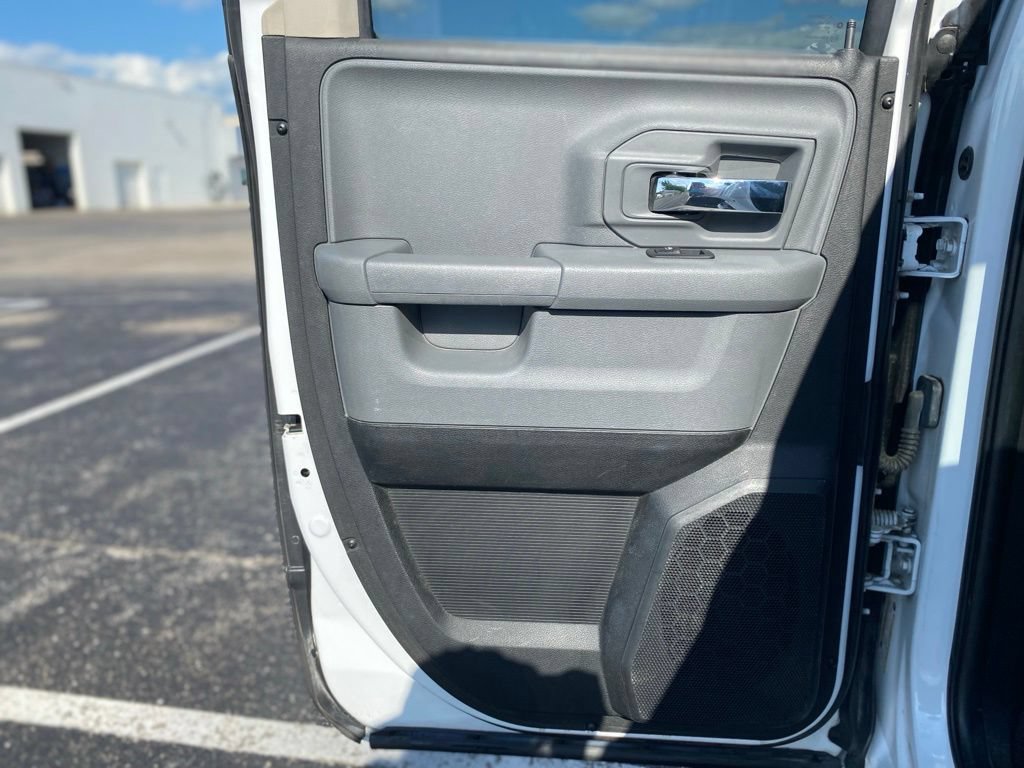 Used 2018 RAM 1500 Classic SLT AWD/4WD image 16