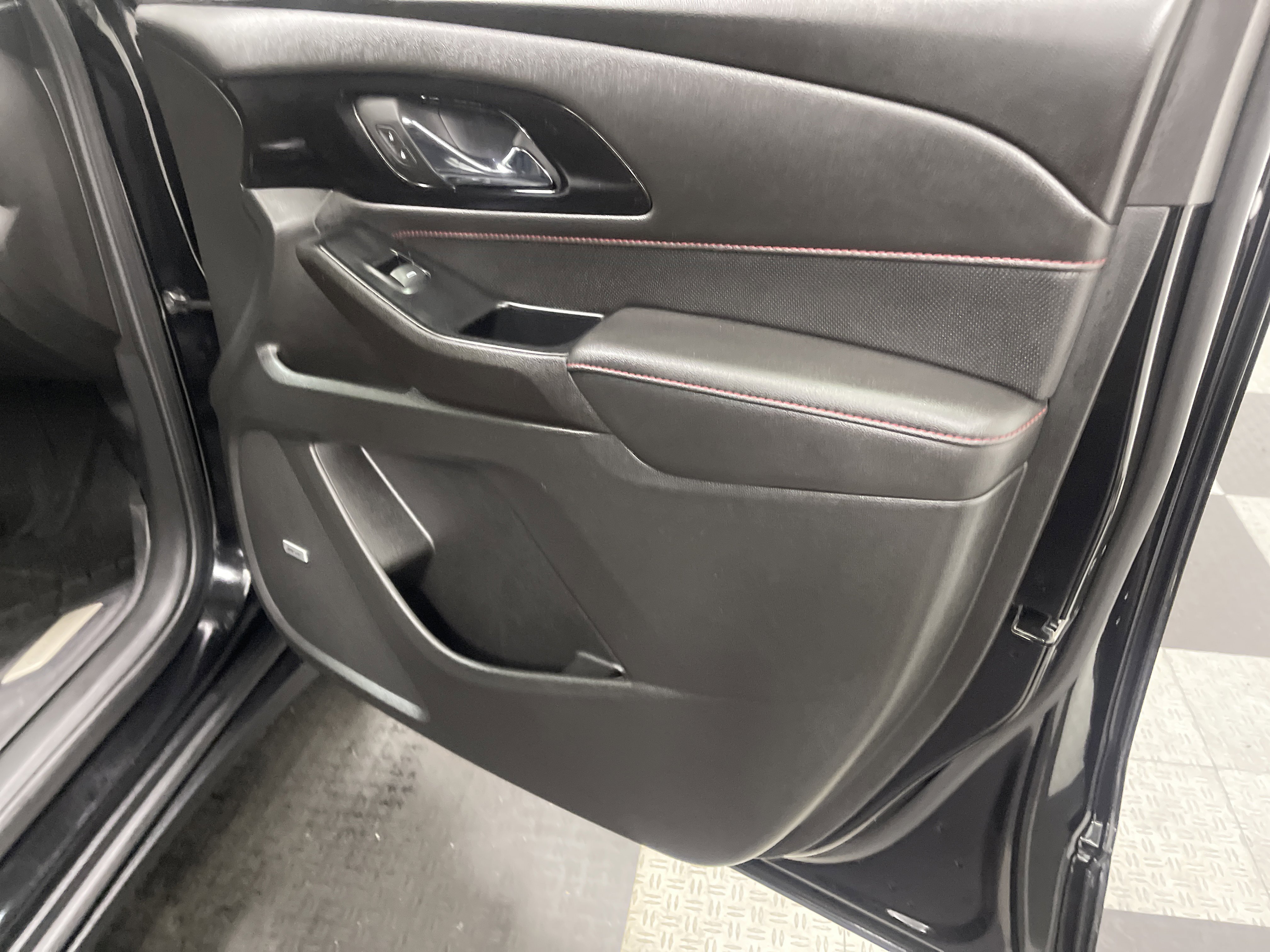 Used 2024 Chevrolet Traverse RS w/ LPO, Floor Liner Package image 25