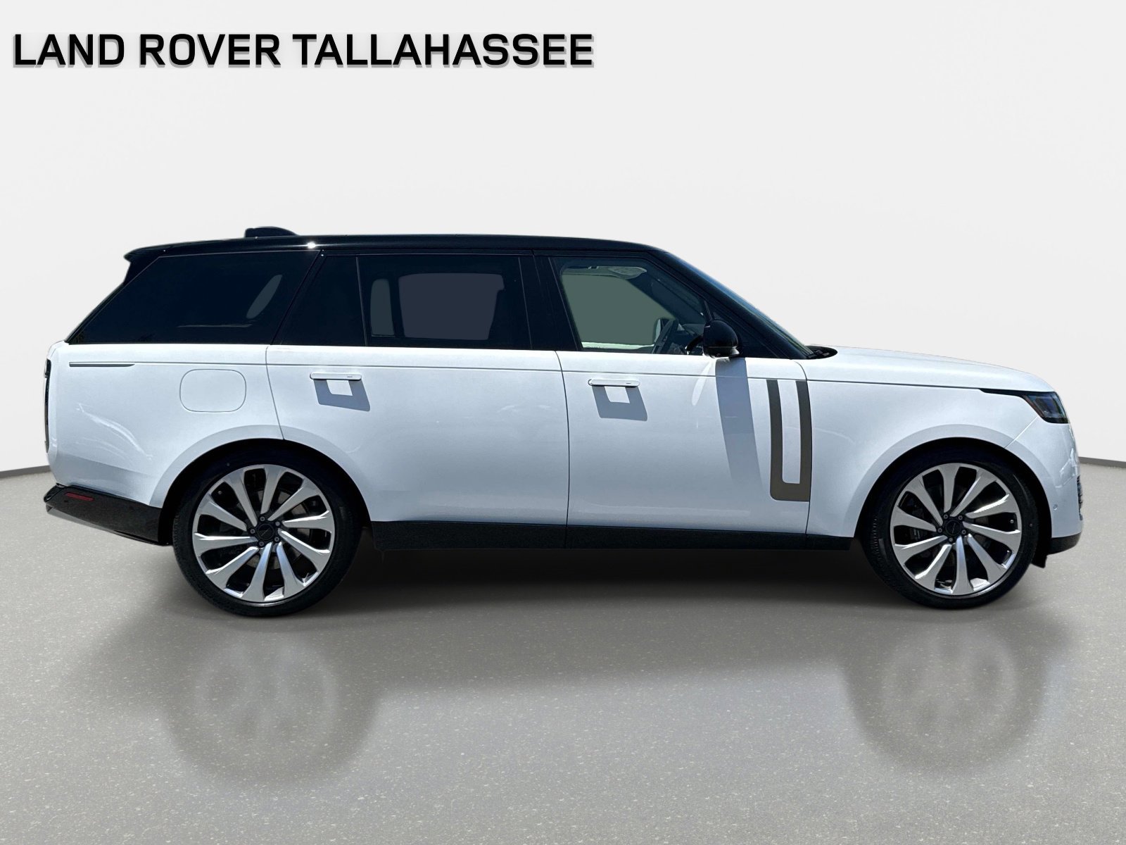 New 2026 Land Rover Range Rover Long Wheelbase SE AWD/4WD image 4