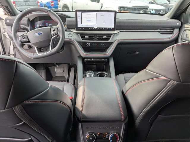 Used 2025 Ford Explorer ST-Line w/ ST-Line Street Pack AWD/4WD image 26