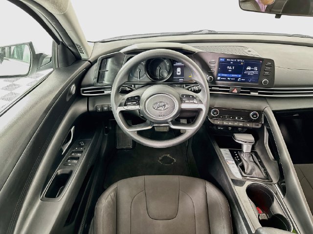 Used 2022 Hyundai Elantra Blue FWD image 10