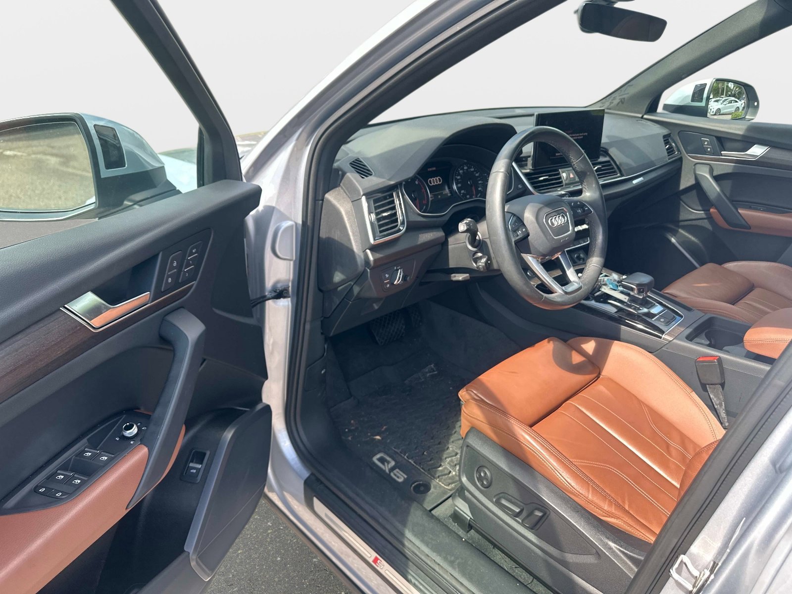 Used 2023 Audi Q5 2.0T Premium w/ Convenience Package AWD/4WD image 10