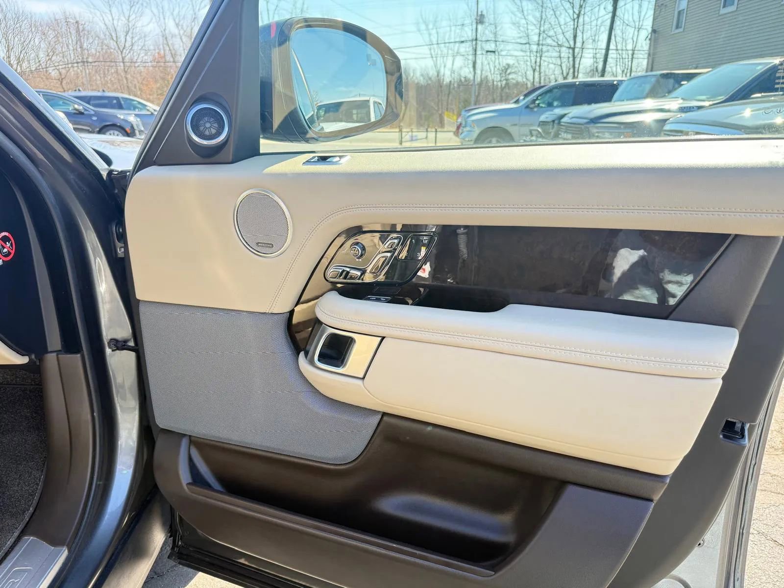 Used 2018 Land Rover Range Rover Supercharged AWD/4WD image 32