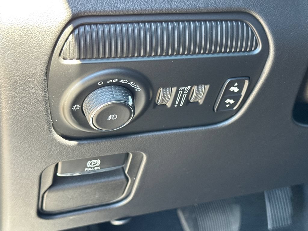 Used 2022 Jeep Grand Wagoneer Series III AWD/4WD image 29