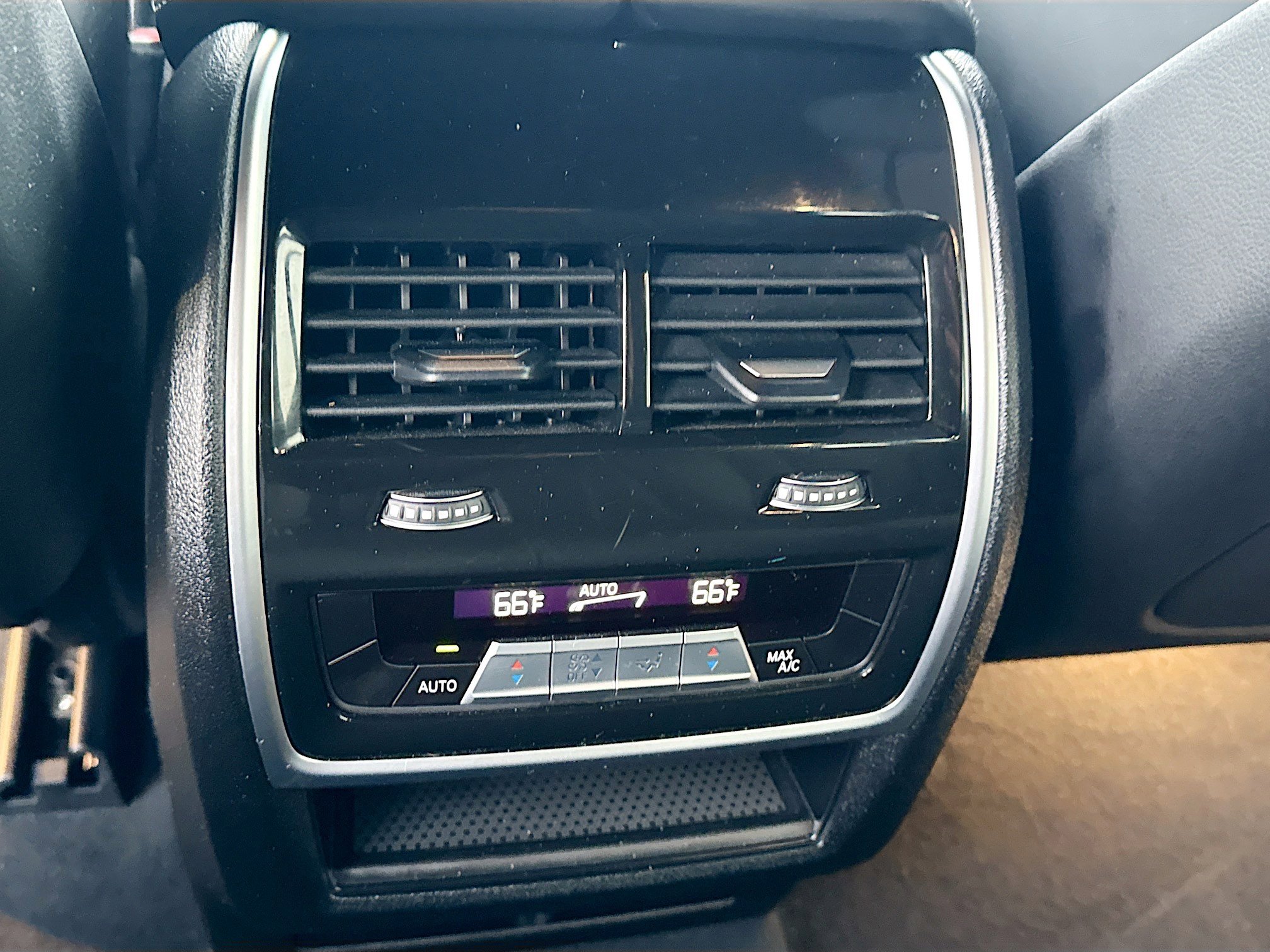 Used 2021 BMW X5 M50i w/ Executive Package image 21