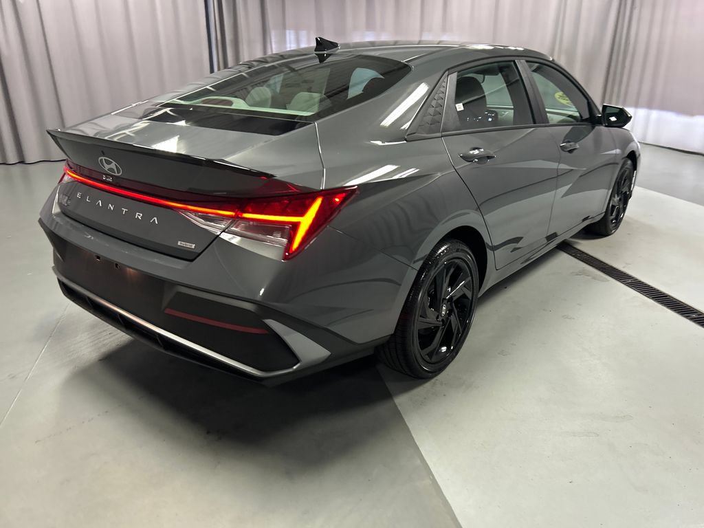 New 2026 Hyundai Elantra SEL FWD image 7