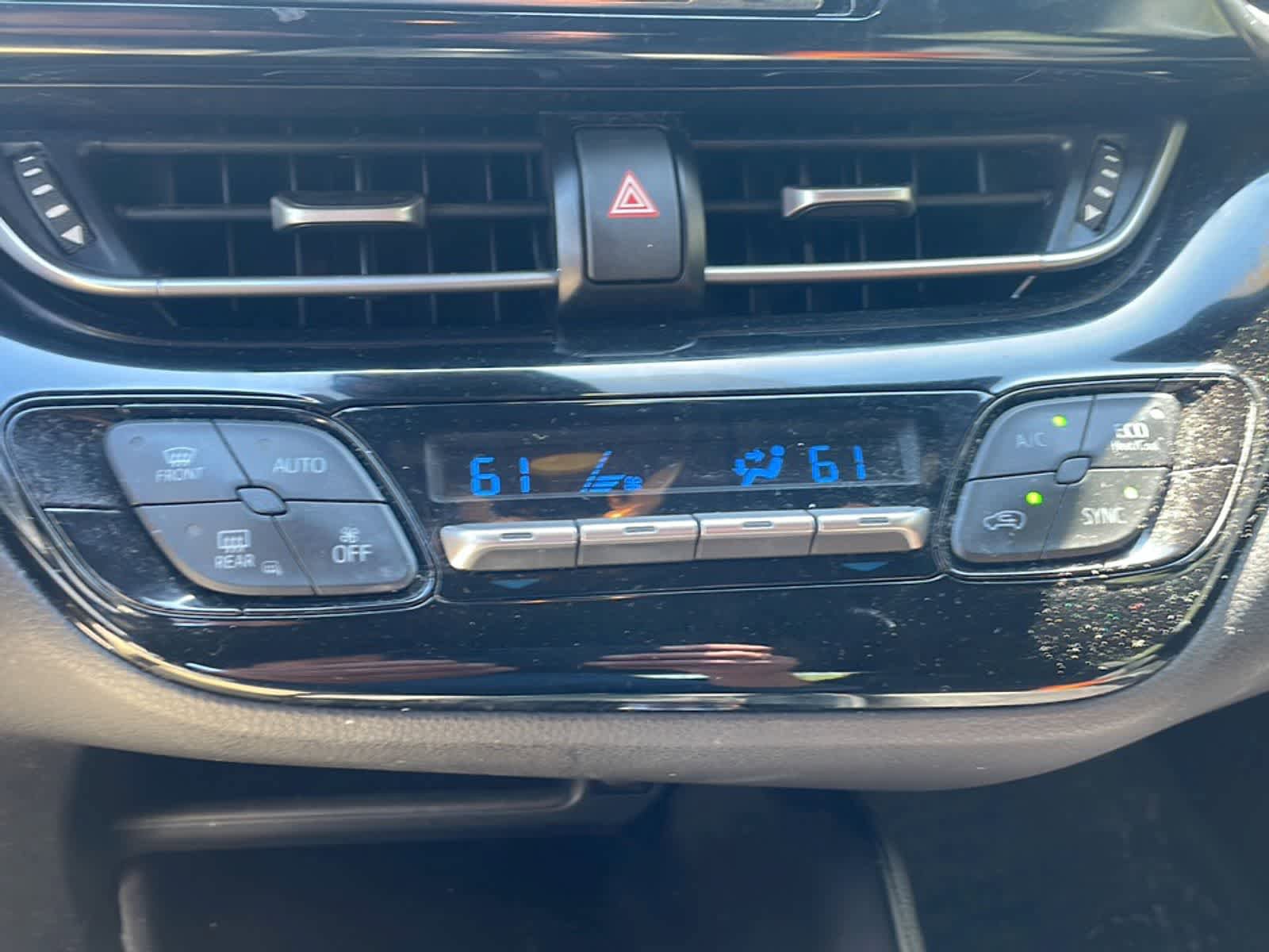Used 2018 Toyota C-HR XLE FWD image 21