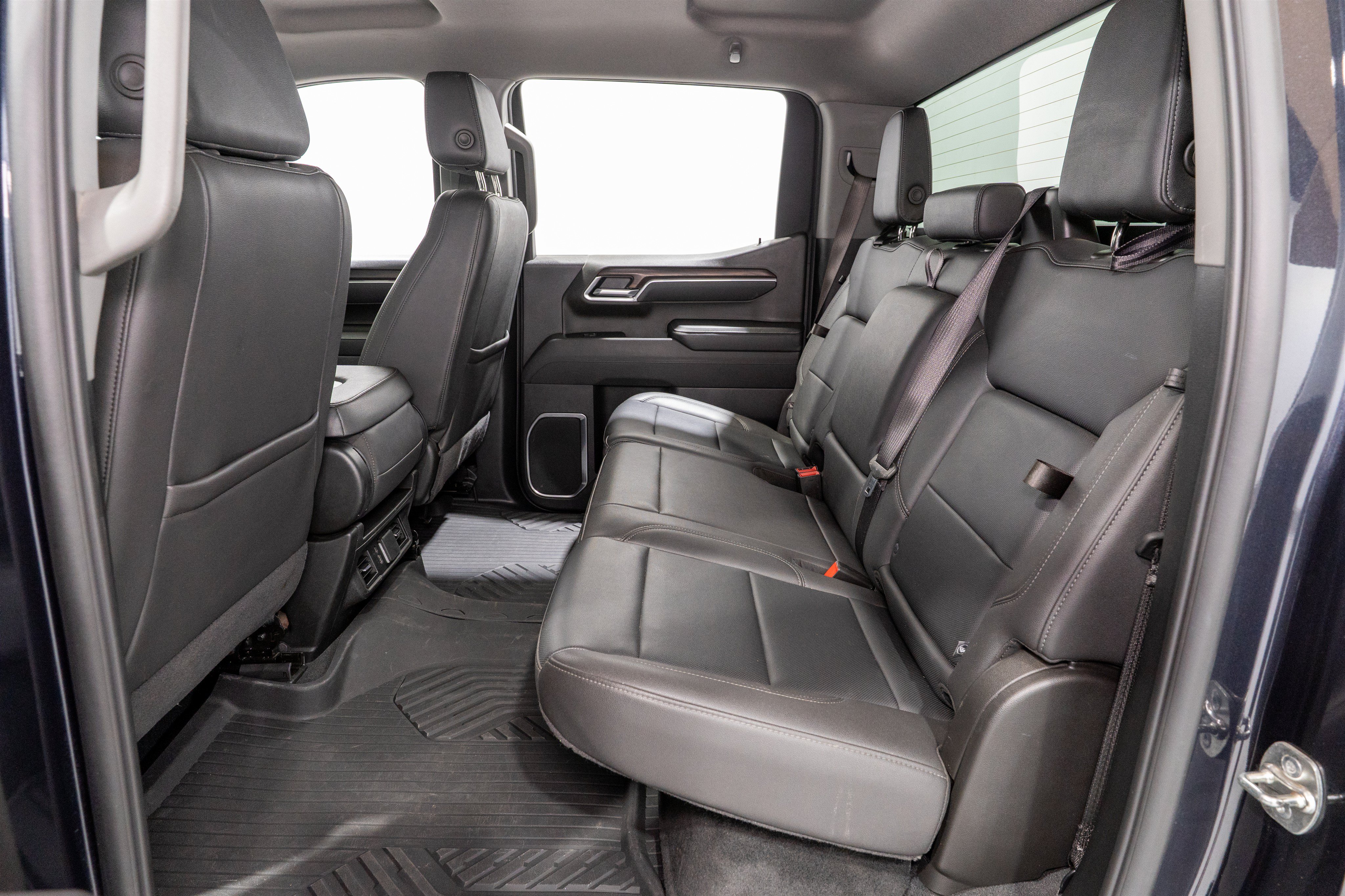 Used 2025 GMC Sierra 1500 SLT AWD/4WD image 30