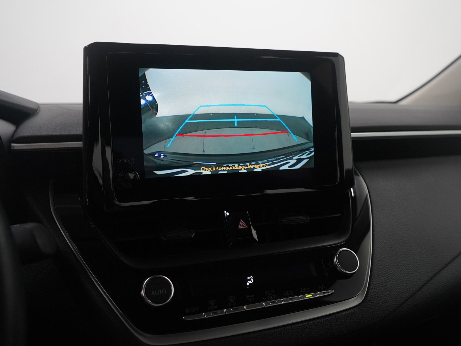 Used 2025 Toyota Corolla LE FWD image 22