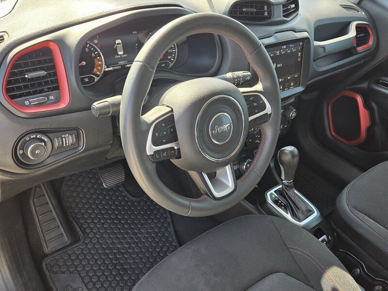Certified 2023 Jeep Renegade Trailhawk AWD/4WD image 11