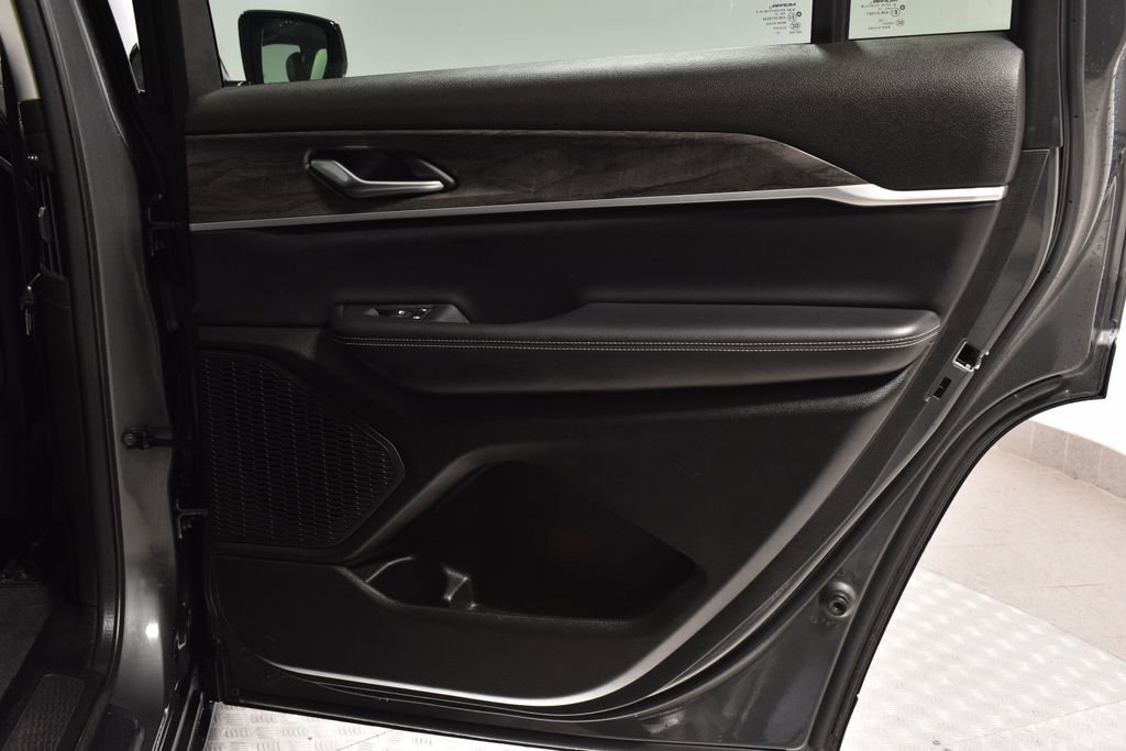 Used 2023 Jeep Grand Cherokee L Limited image 30