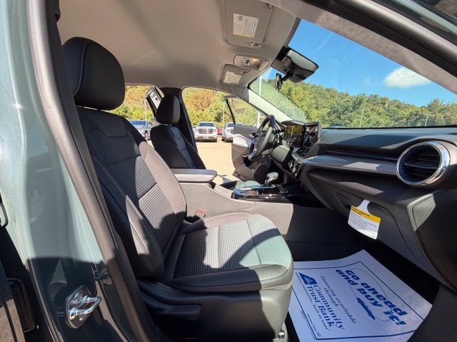 New 2026 Chevrolet Trax LT w/ LT Convenience Package FWD image 18