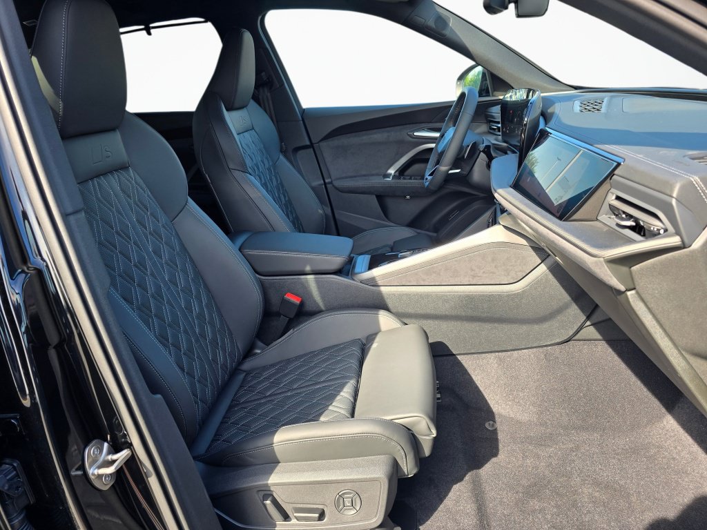 New 2026 Audi SQ5 Prestige AWD/4WD image 27