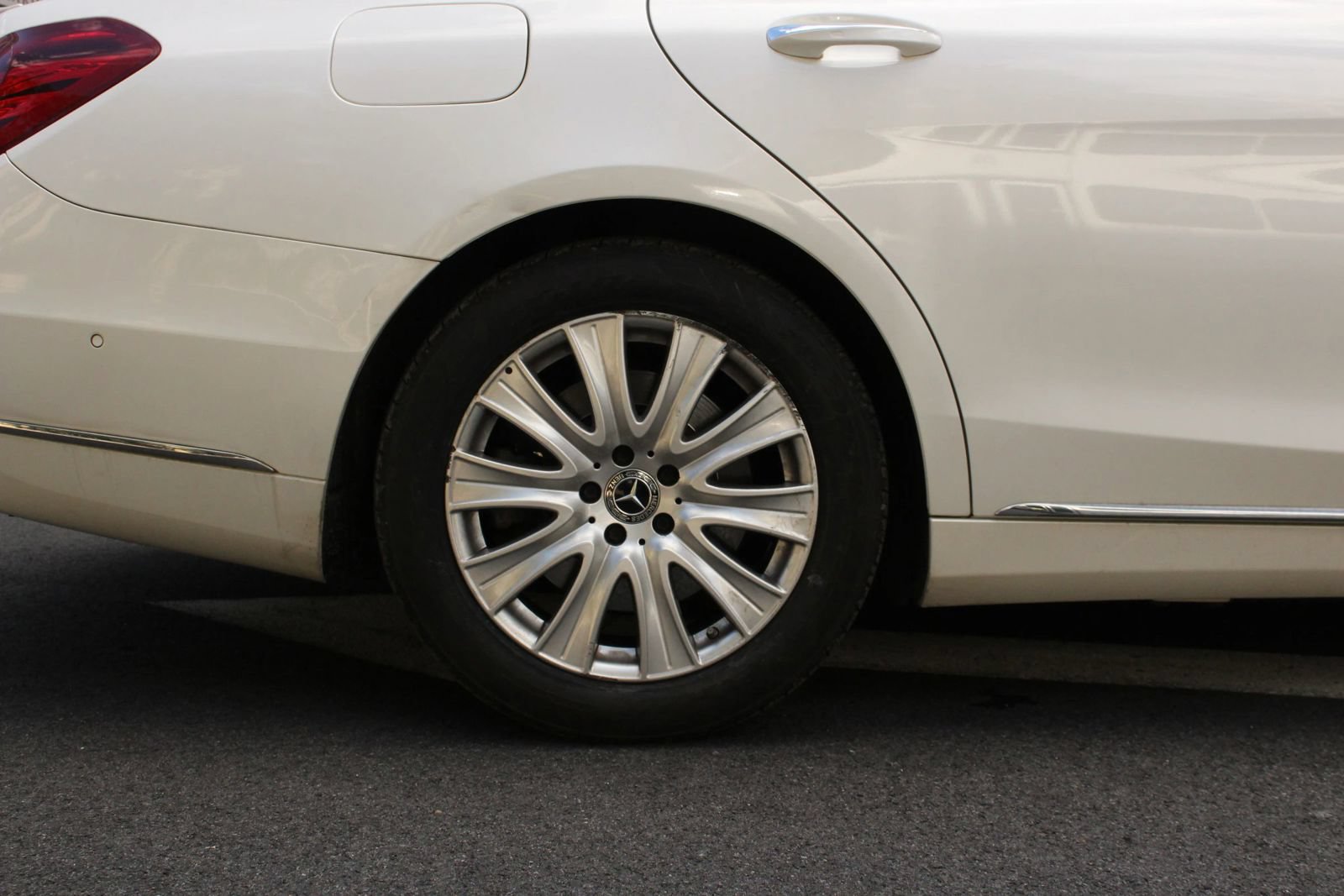 Used 2014 Mercedes-Benz S 550 Sedan image 5