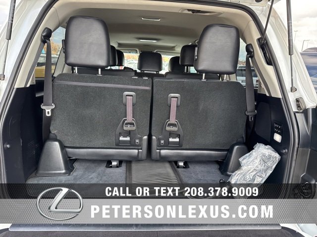 Used 2021 Lexus LX 570 4WD w/ 3rd Row & Luxury Pkg image 21