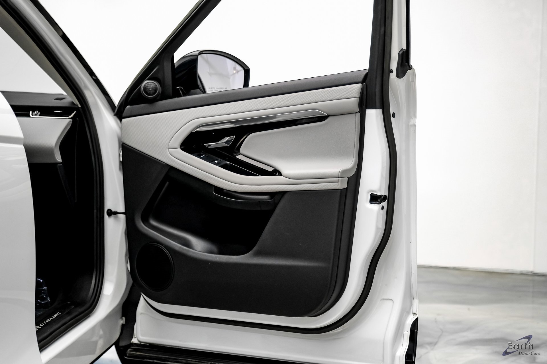 Used 2023 Land Rover Range Rover Evoque R-Dynamic S image 60