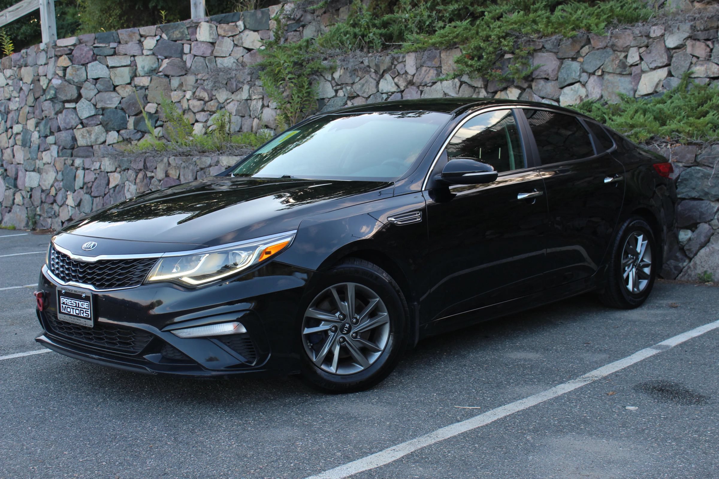 Used 2019 Kia Optima LX FWD image 2