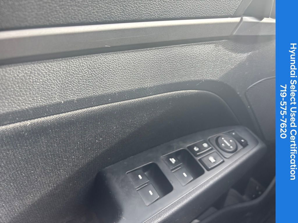 Used 2017 Hyundai Elantra Value Edition w/ Cargo Package image 37