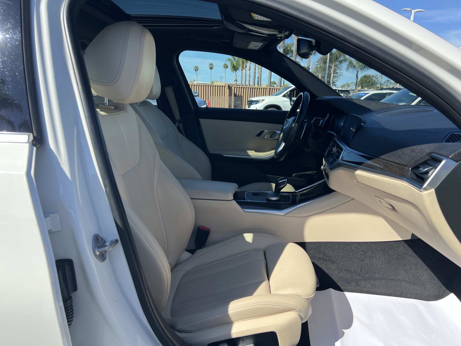 Used 2022 BMW 330e w/ Convenience Package image 31