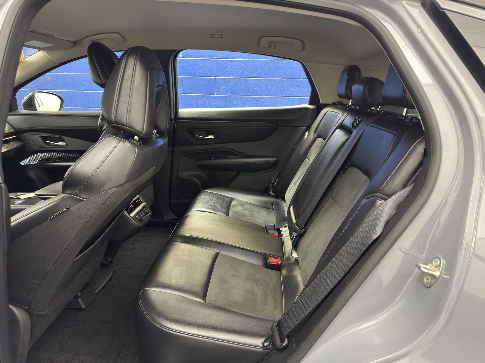 Used 2024 Nissan Ariya AWD image 25