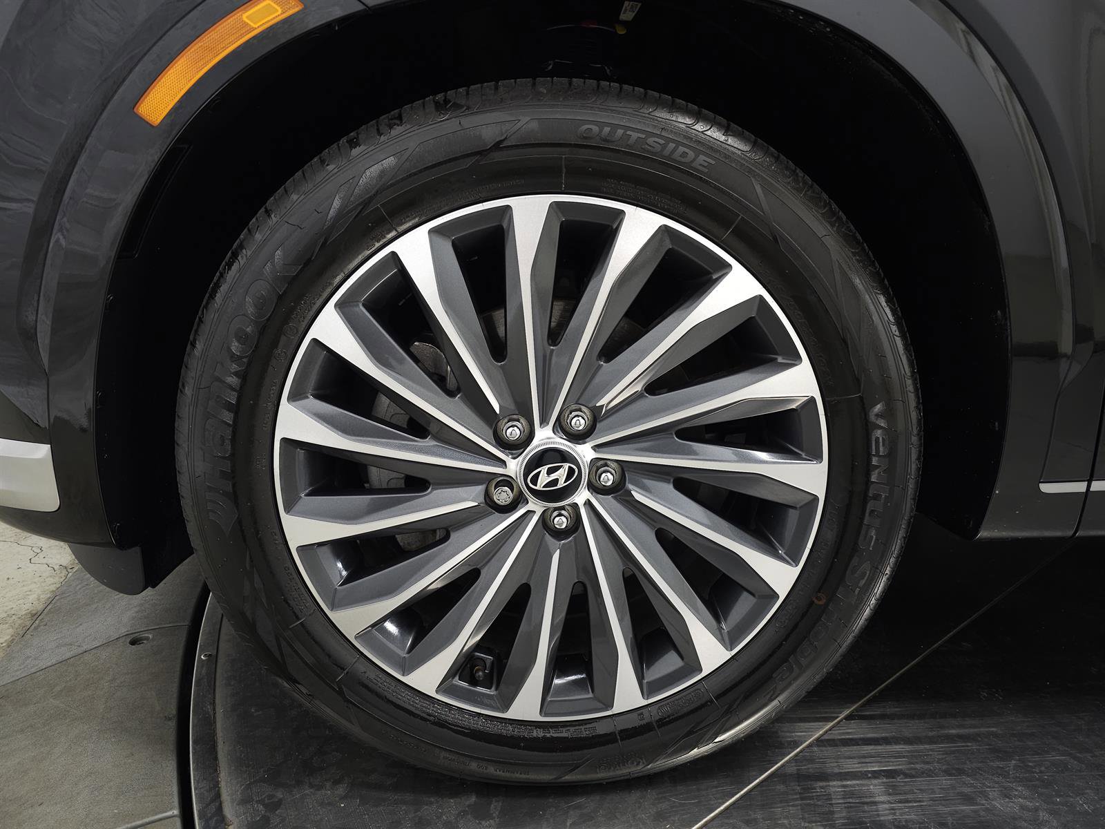 Used 2024 Hyundai Palisade Calligraphy image 13