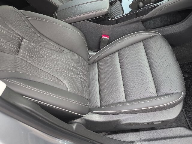Used 2025 Buick Envision Avenir AWD/4WD image 10