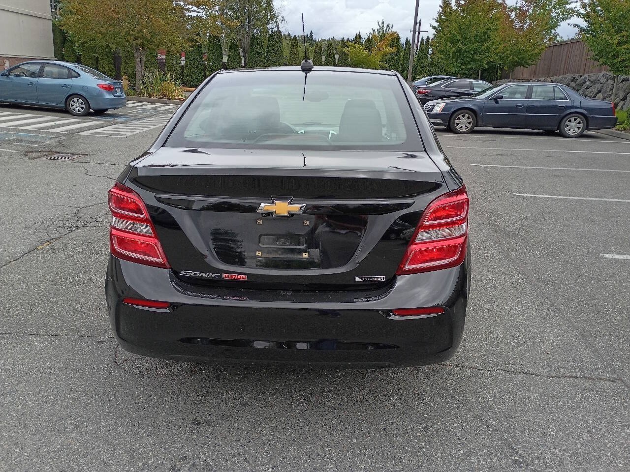 Used 2018 Chevrolet Sonic Premier FWD image 4