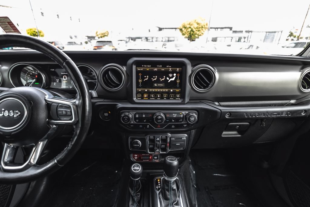 Used 2023 Jeep Wrangler Unlimited Rubicon 4xe w/ Cold Weather Group AWD/4WD image 26
