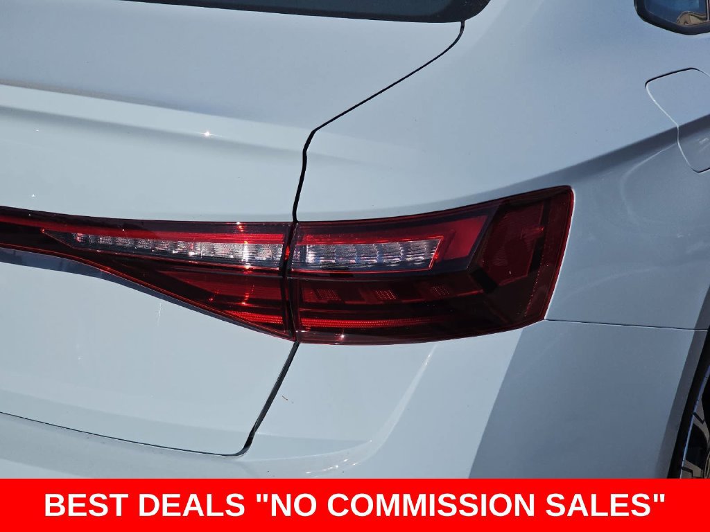 Used 2025 Volkswagen Jetta Sport FWD image 39