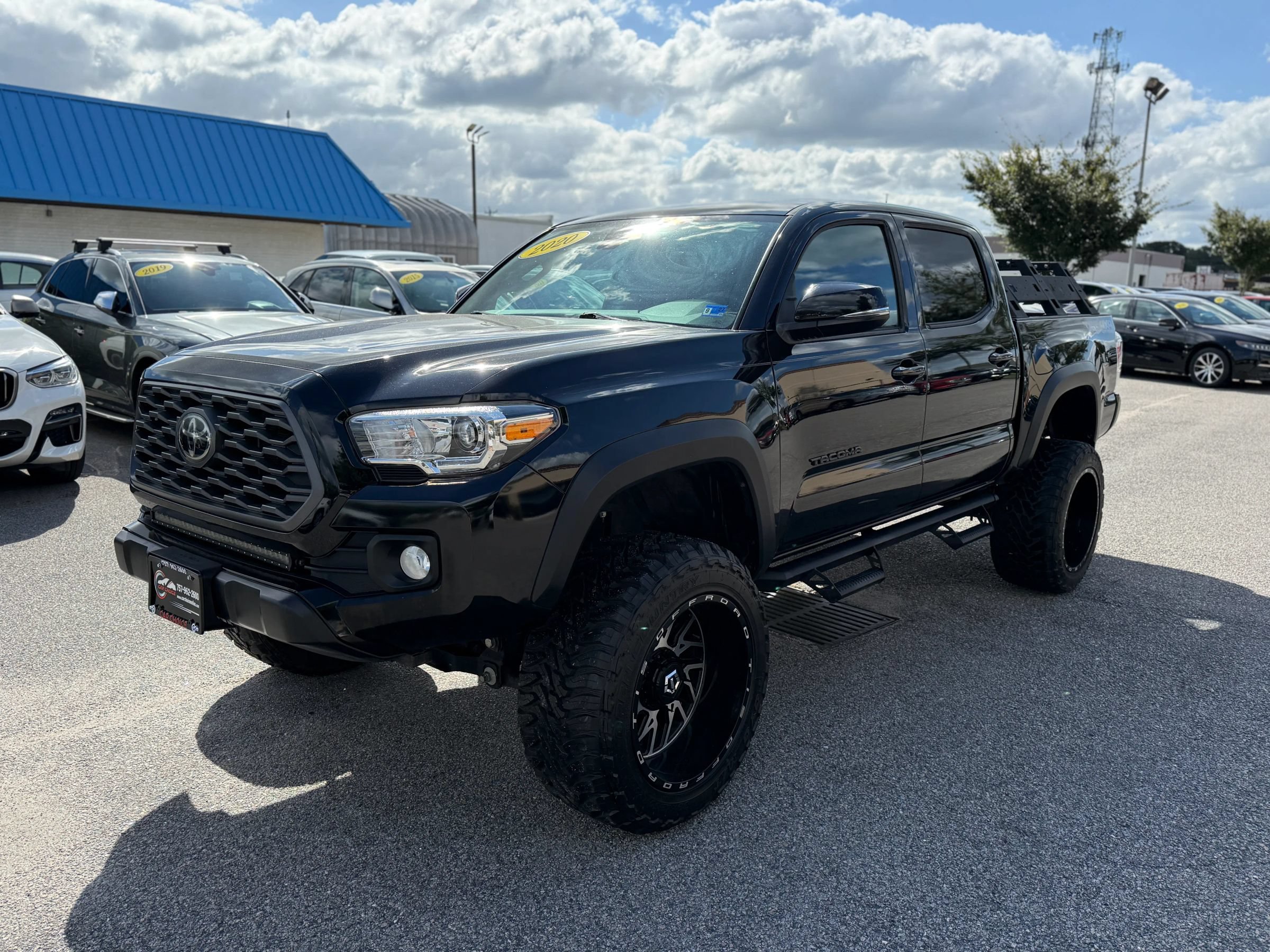 Used 2020 Toyota Tacoma TRD Off-Road w/ Technology Package AWD/4WD image 3