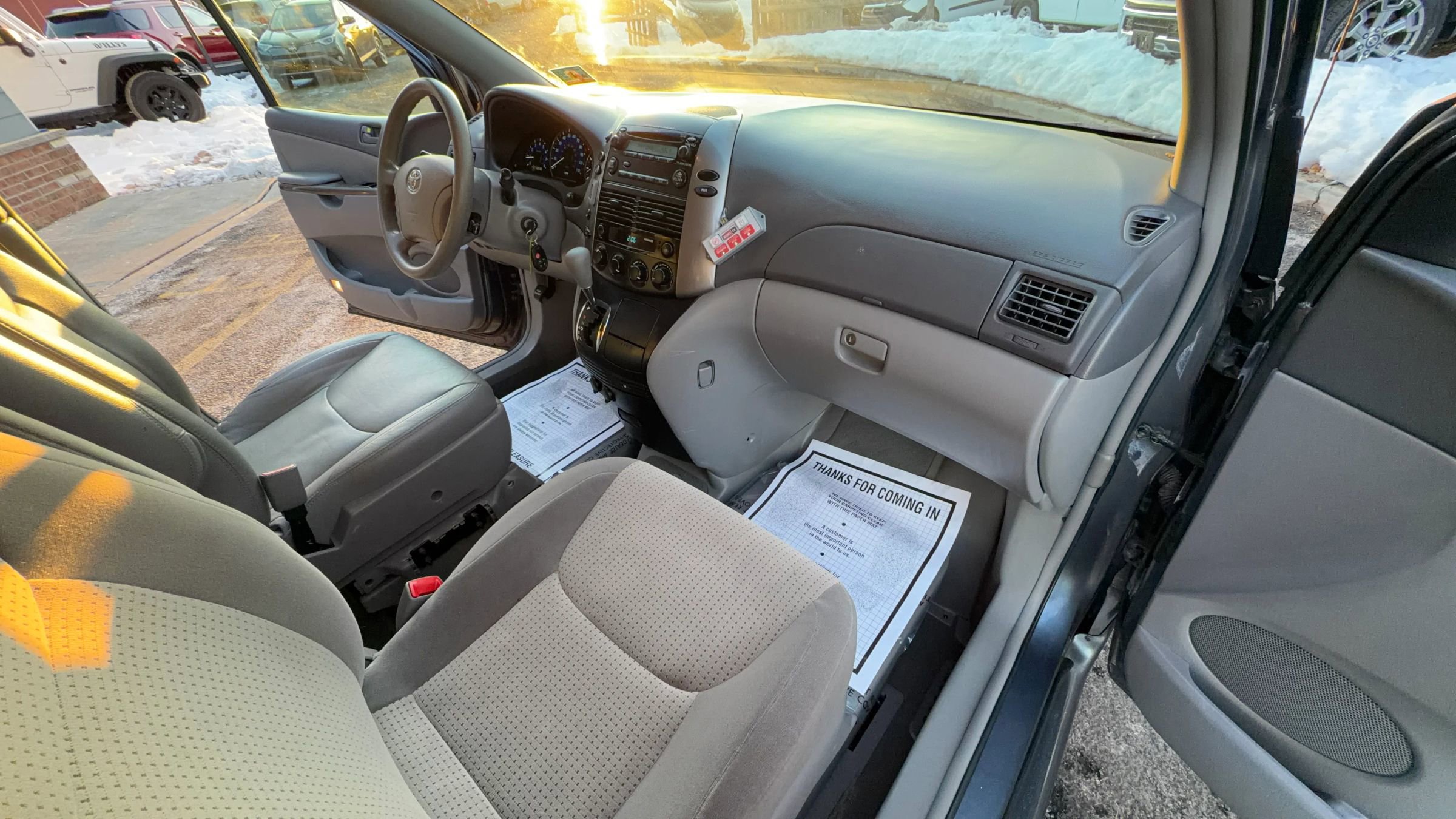 Used 2010 Toyota Sienna LE FWD image 26