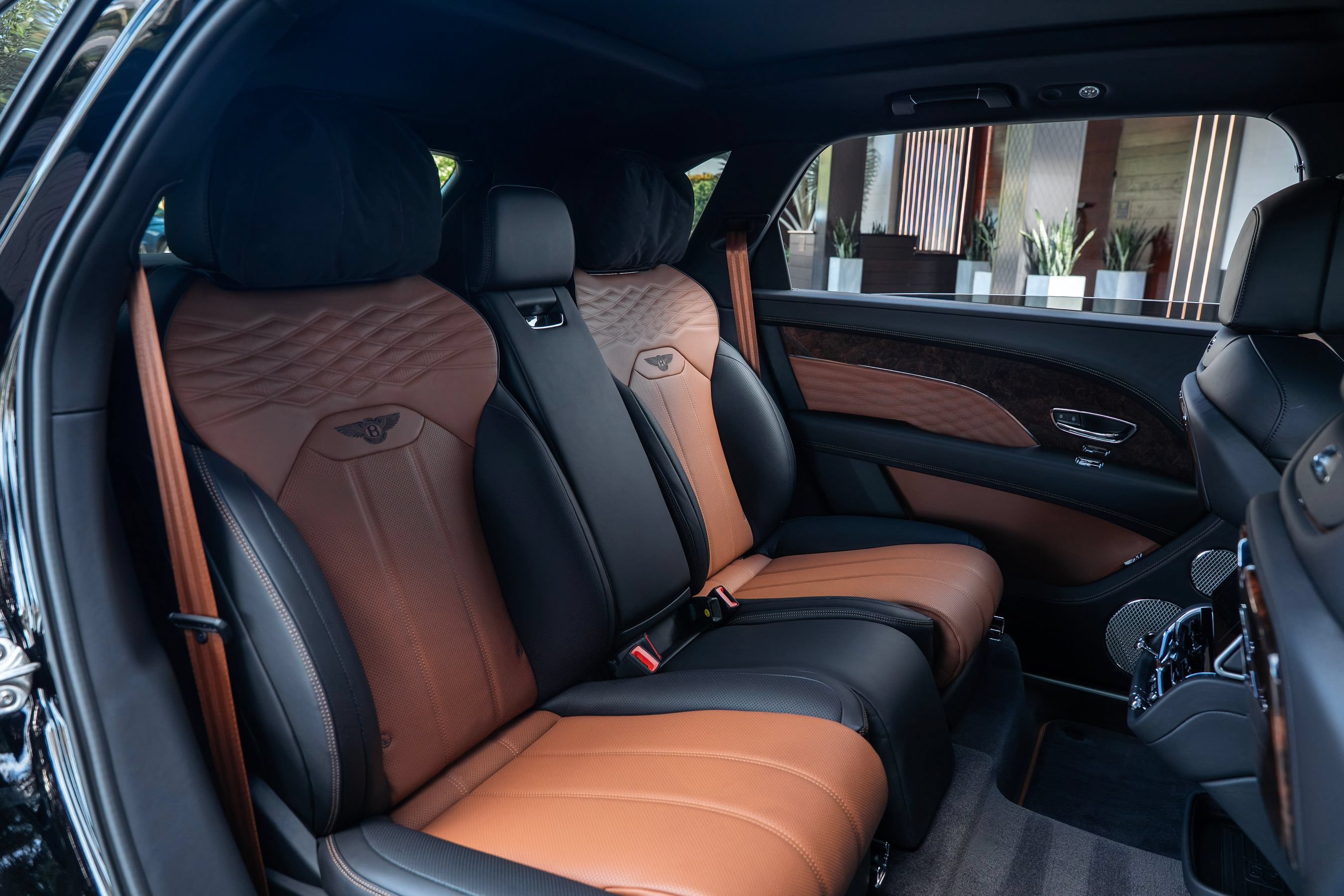 Certified 2025 Bentley Bentayga Extended Wheelbase AWD/4WD image 19