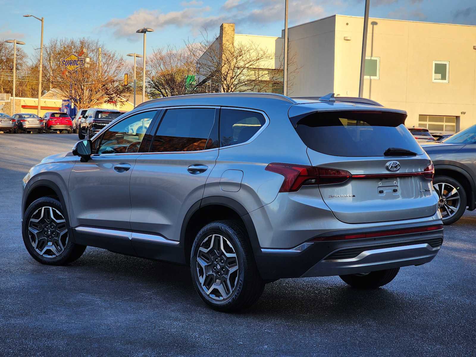 Used 2023 Hyundai Santa Fe SEL Premium image 2