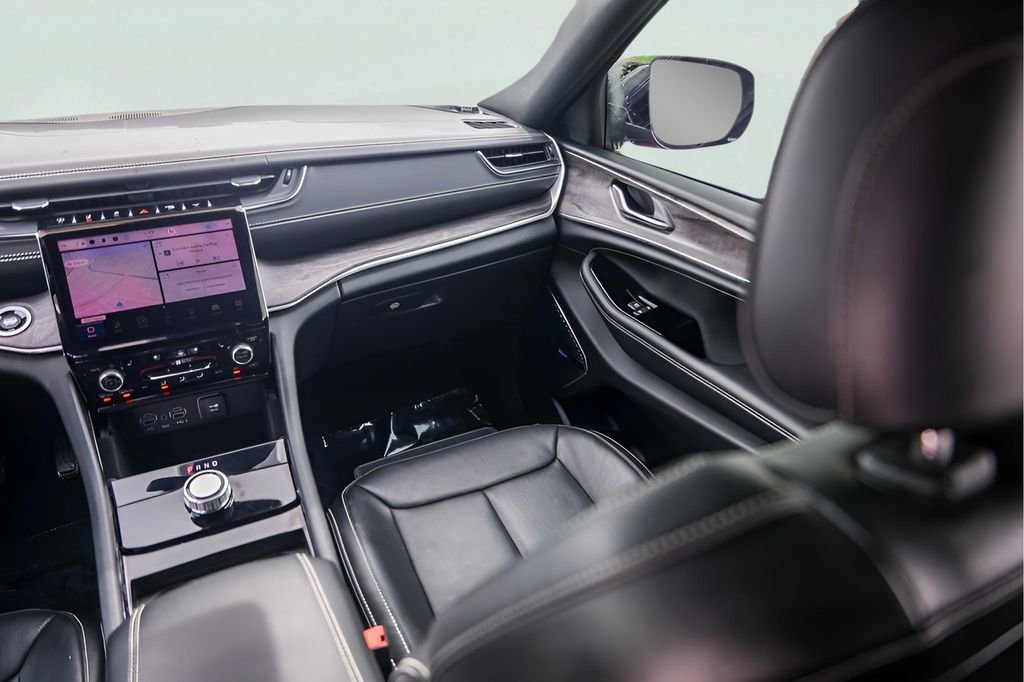 Used 2022 Jeep Grand Cherokee Overland image 31