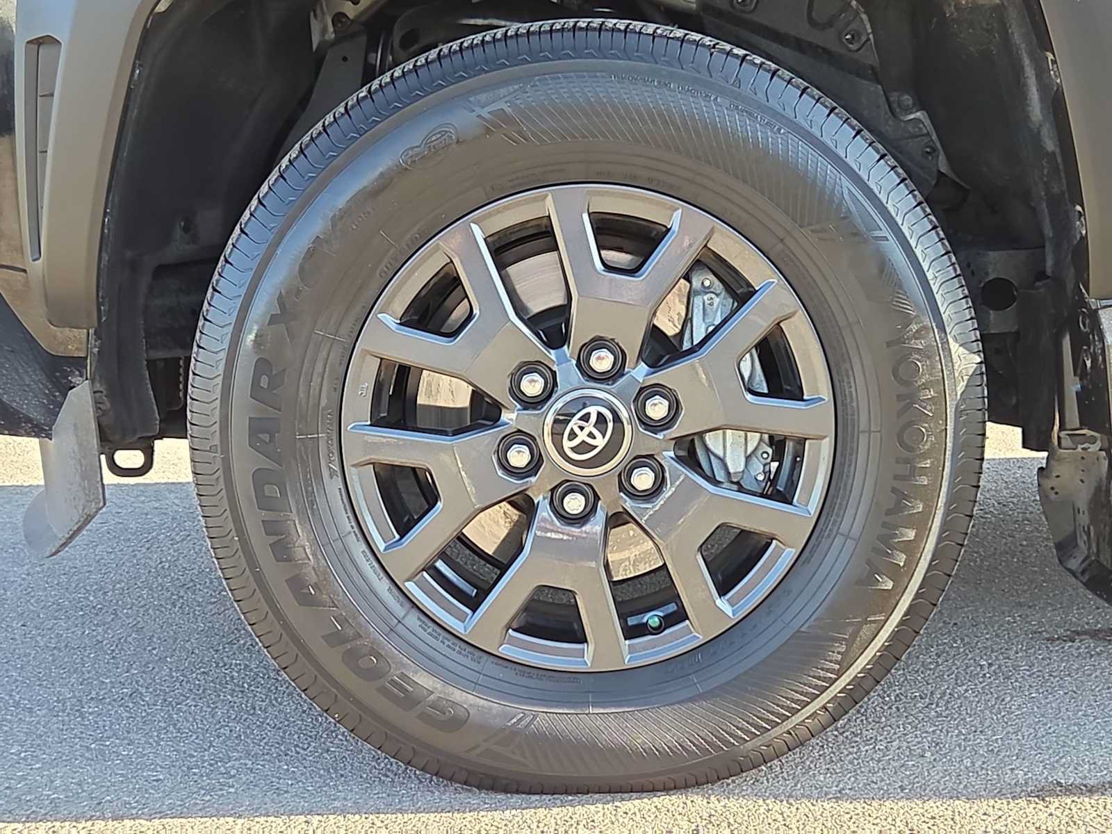 Used 2025 Toyota 4Runner SR5 AWD/4WD image 11