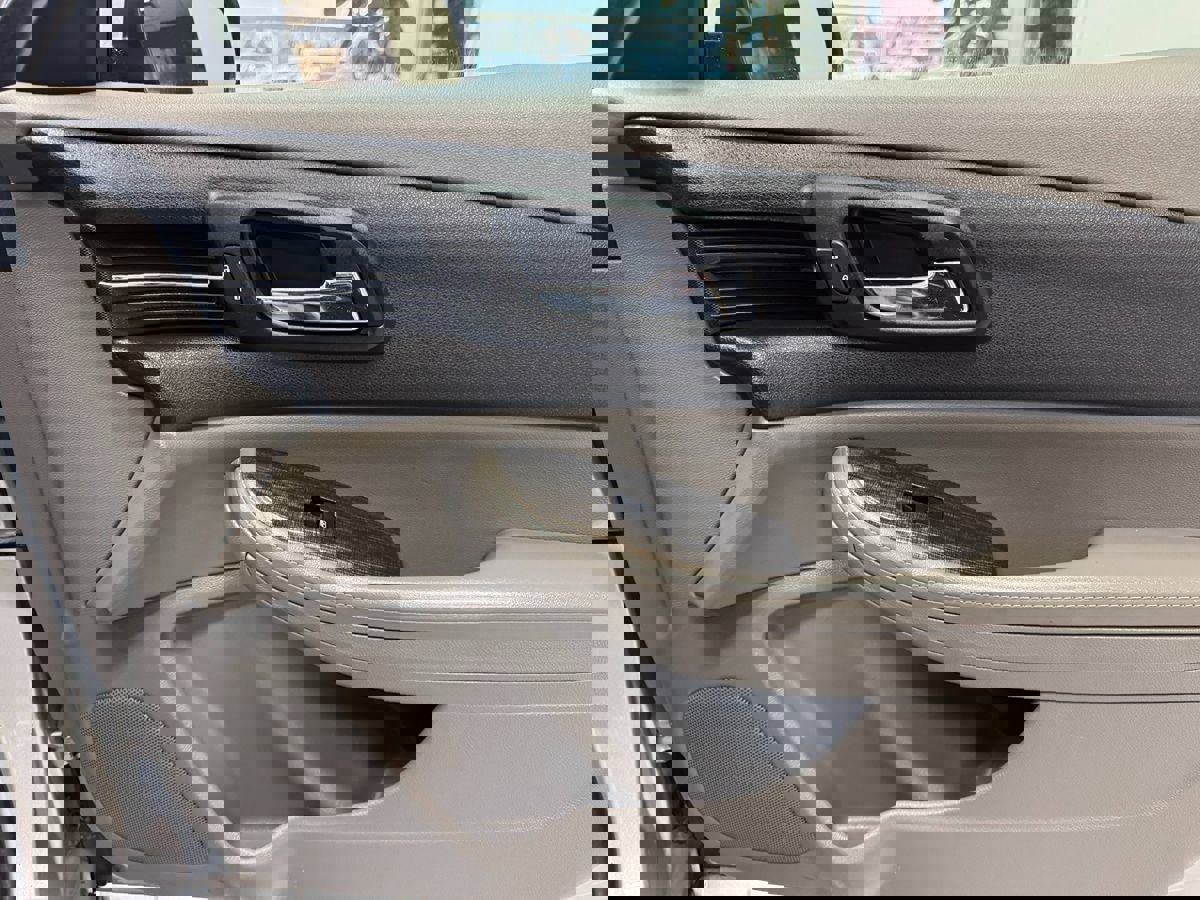 Used 2016 Chevrolet Malibu LT image 19