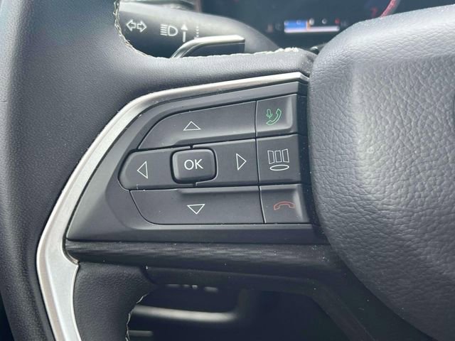Used 2023 Jeep Grand Cherokee L Laredo RWD image 30