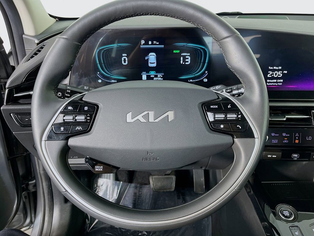 Used 2023 Kia Niro EX w/ EX Cold Weather Package FWD image 13