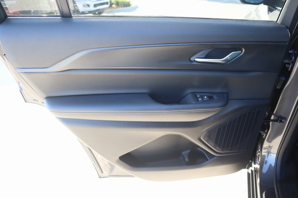 New 2025 Jeep Grand Cherokee L Laredo w/ Luxury Tech Group I image 17