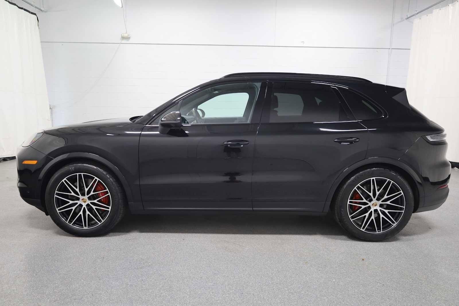 Certified 2025 Porsche Cayenne S image 2