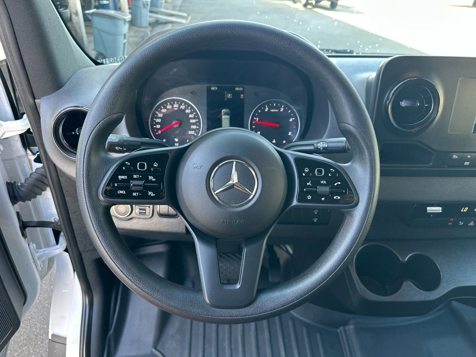 Used 2024 Mercedes-Benz Sprinter 2500 image 15