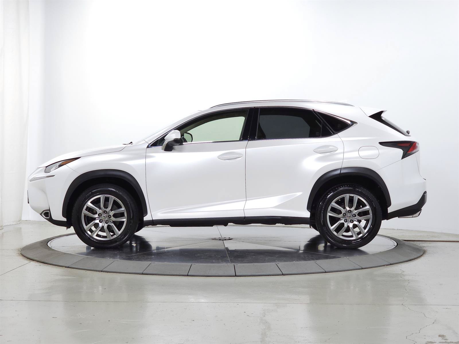 Used 2016 Lexus NX 200t AWD w/ Premium Package image 4