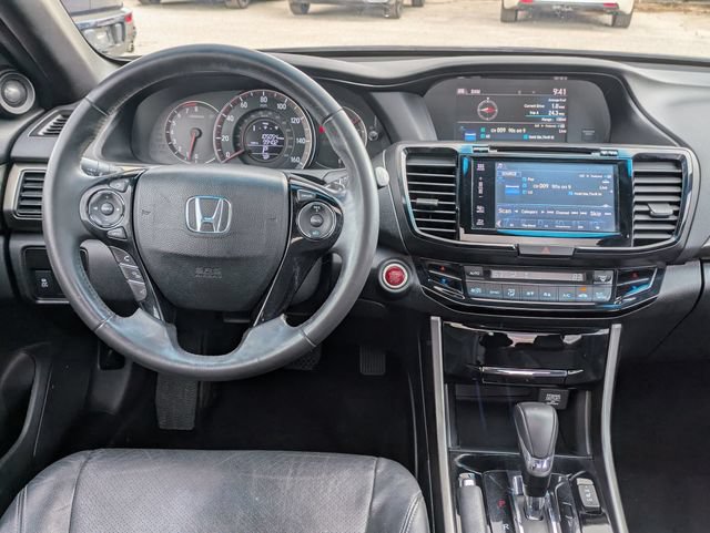 Used 2017 Honda Accord EX-L image 32