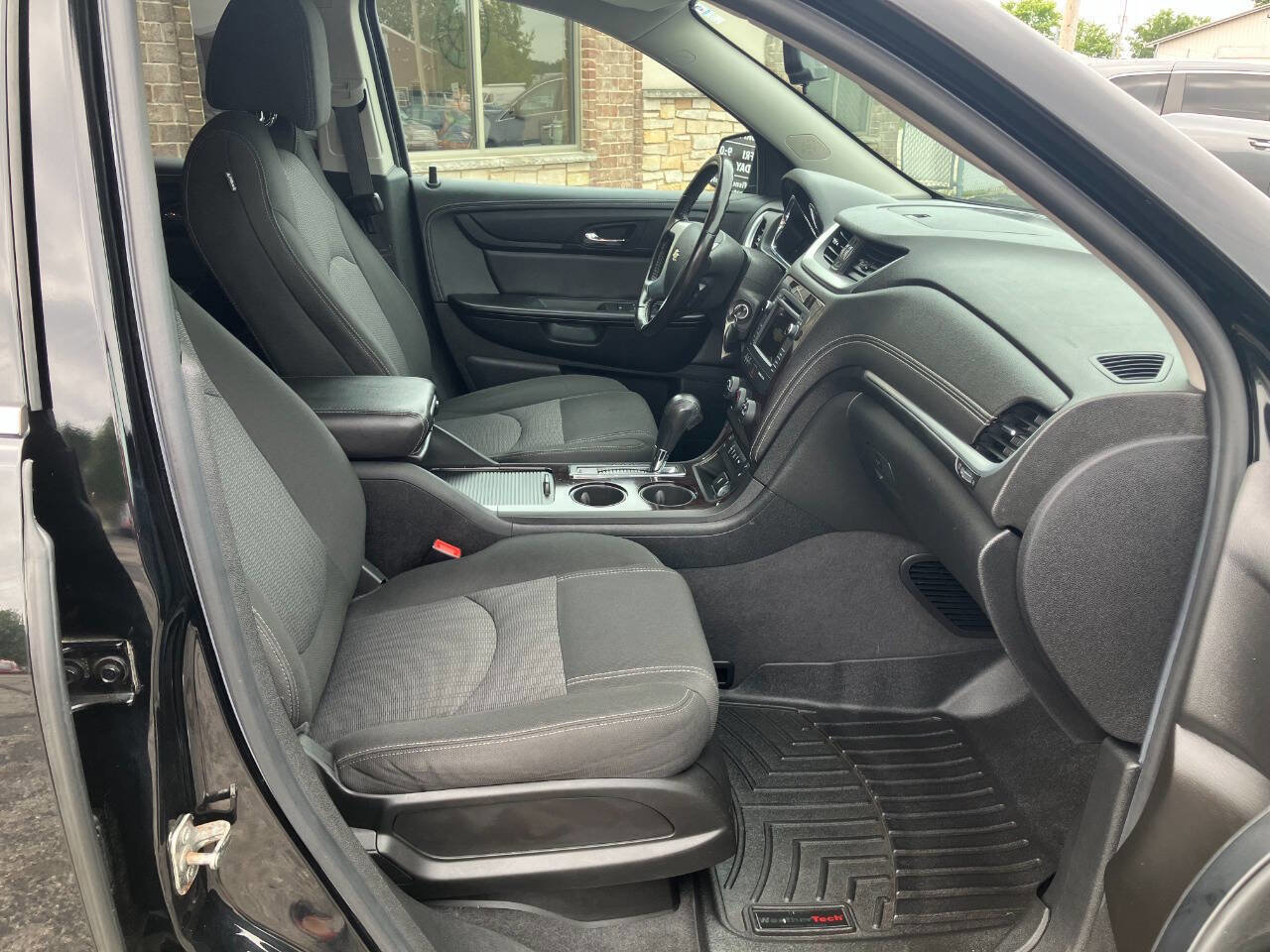 Used 2017 Chevrolet Traverse LT image 15